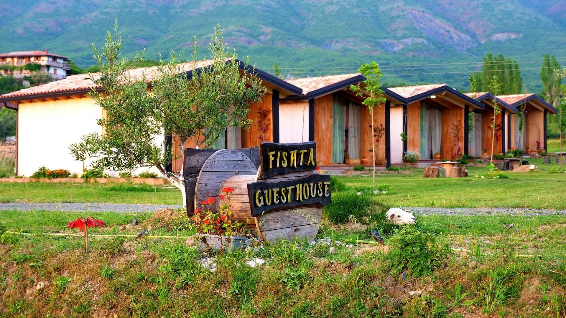 Fishta Guesthouse - Mrizi I Zanave Fishte