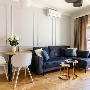 https://mennica-residence-mirw.warsawhotelspoland.com
